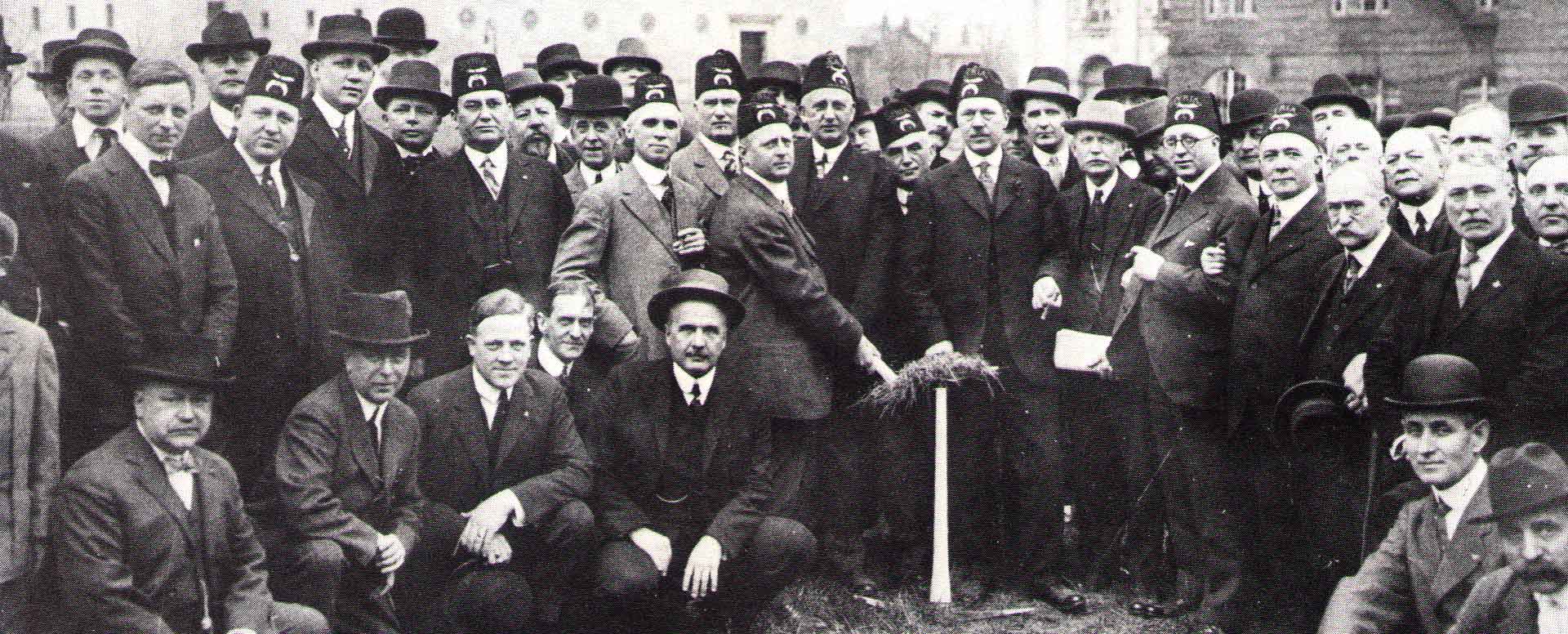 ground breaking Syria mosque 1915