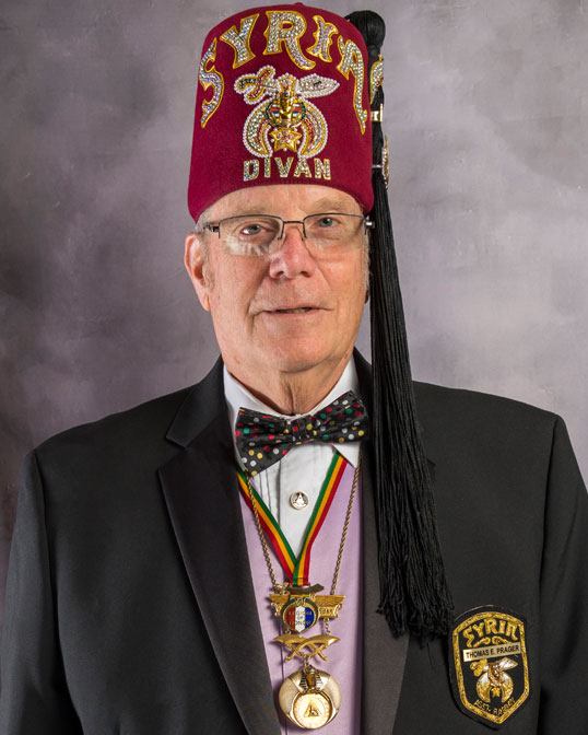 2023-divan-portrait-opt-Prager