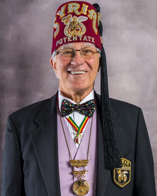 2023-divan-portrait-opt-Sciullo